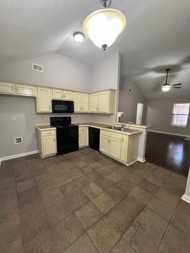 Foto del edificio - 9274 Charly Hill Ln