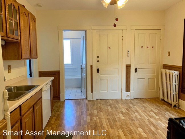 Building Photo - 3556 S Clement Ave