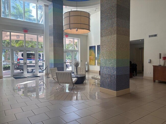 Foto del edificio - 2000 N Bayshore Dr