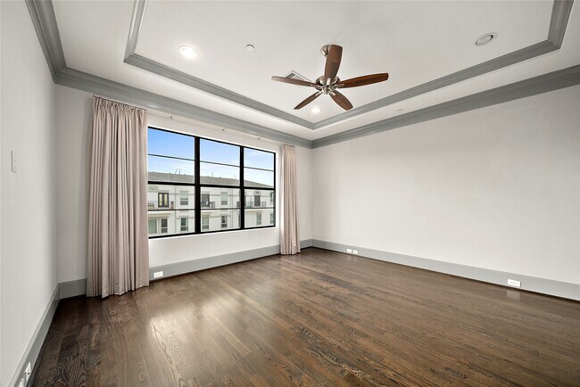 Foto del edificio - 2905 Bering Dr