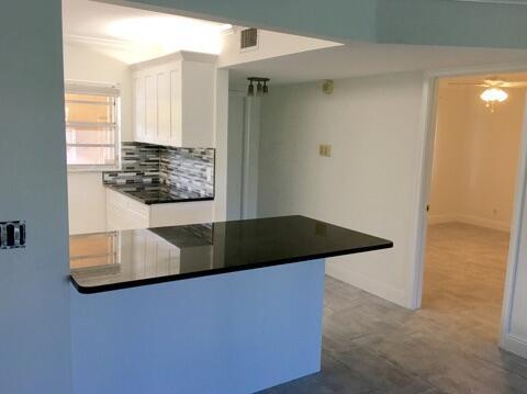 Foto del edificio - 829 Camino Rd
