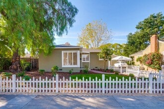Building Photo - 2990 Cowper St