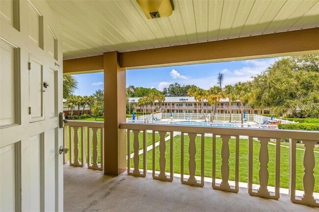 Building Photo - 650 Pinellas Point Dr S