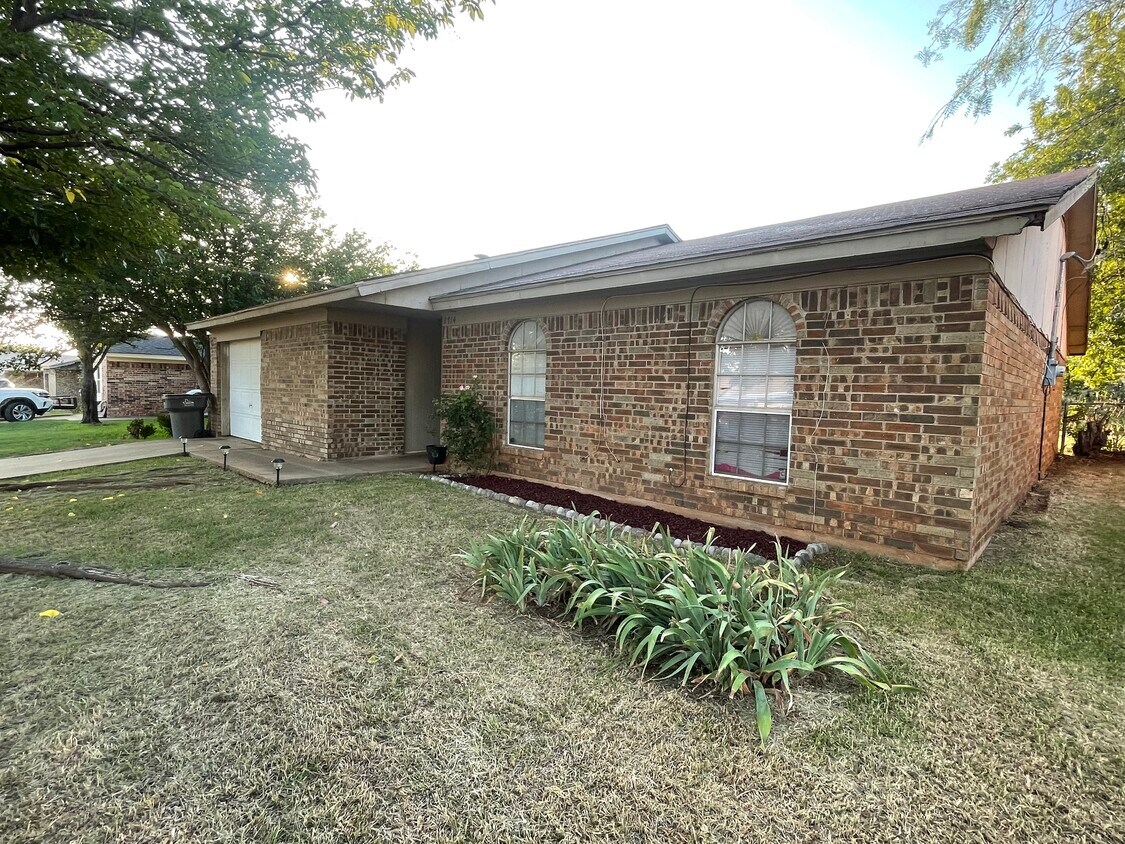 2714 Tampico Dr, Wichita Falls, TX 76306 House Rental in Wichita Falls, TX