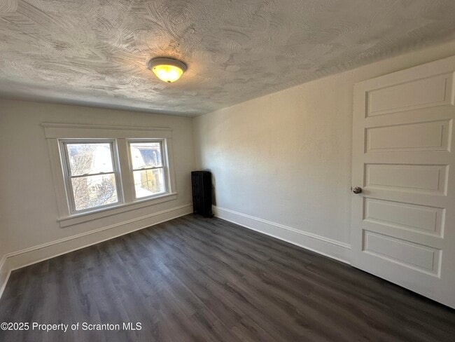 Building Photo - 16 Sterling Ave