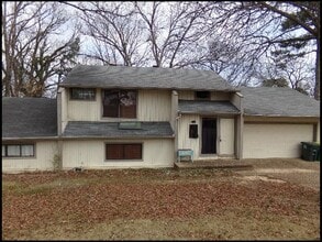 Building Photo - 11320 Southridge Dr