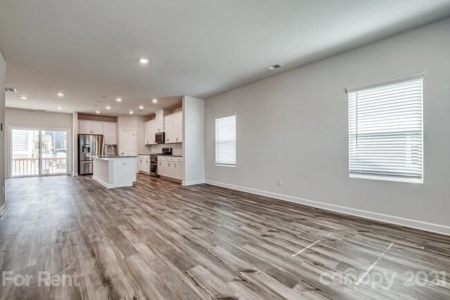 Building Photo - Room in Townhome on Tears Ln