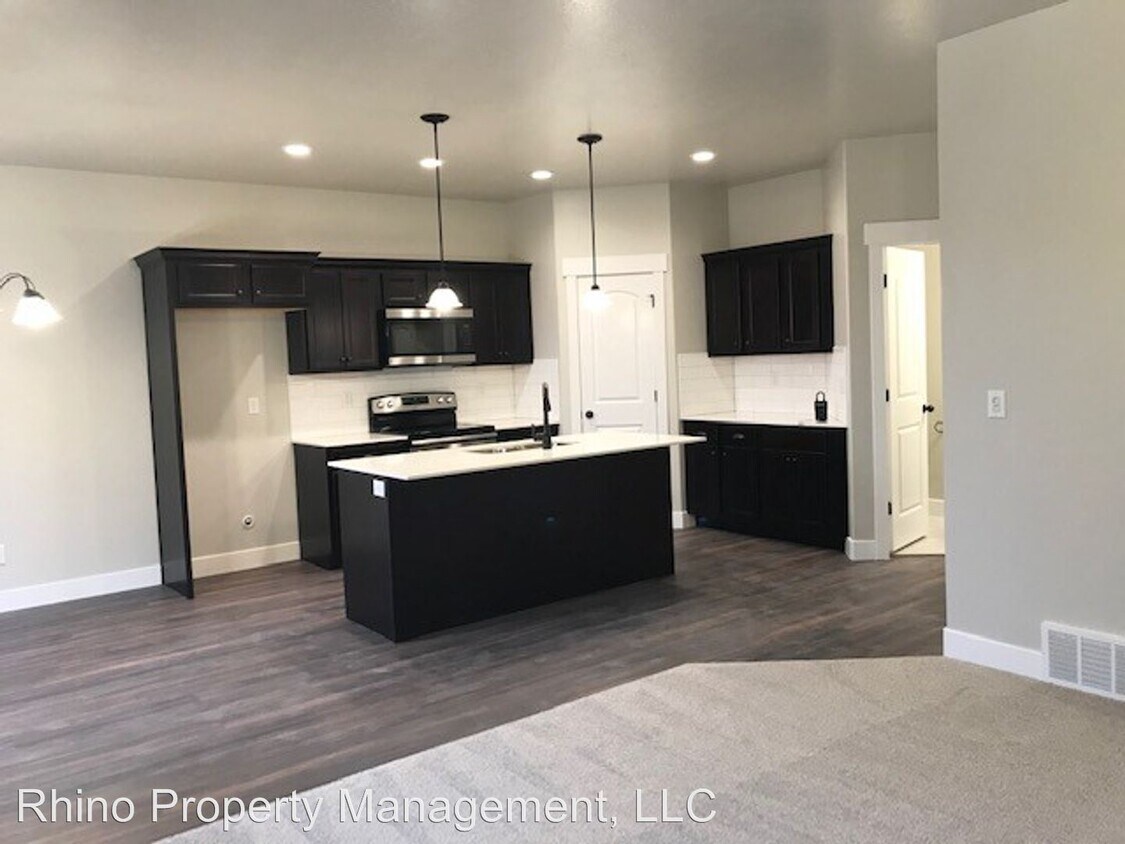 Foto principal - 4 br, 2.5 bath House - 249 N Eagle Wood Drive