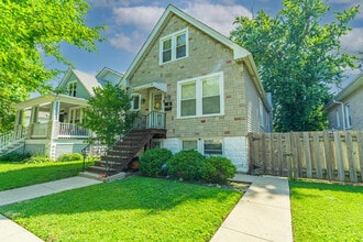 Building Photo - 1327 S Harvey Ave