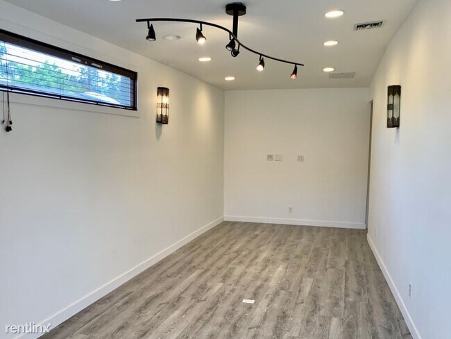 Foto del edificio - 2905 Stanford Ave