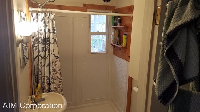 Foto del edificio - 4 br, 2 bath House - 3040 W Michigan Ave