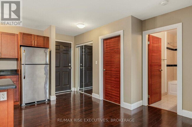 Building Photo - 516 - 539 ARMSTRONG ROAD