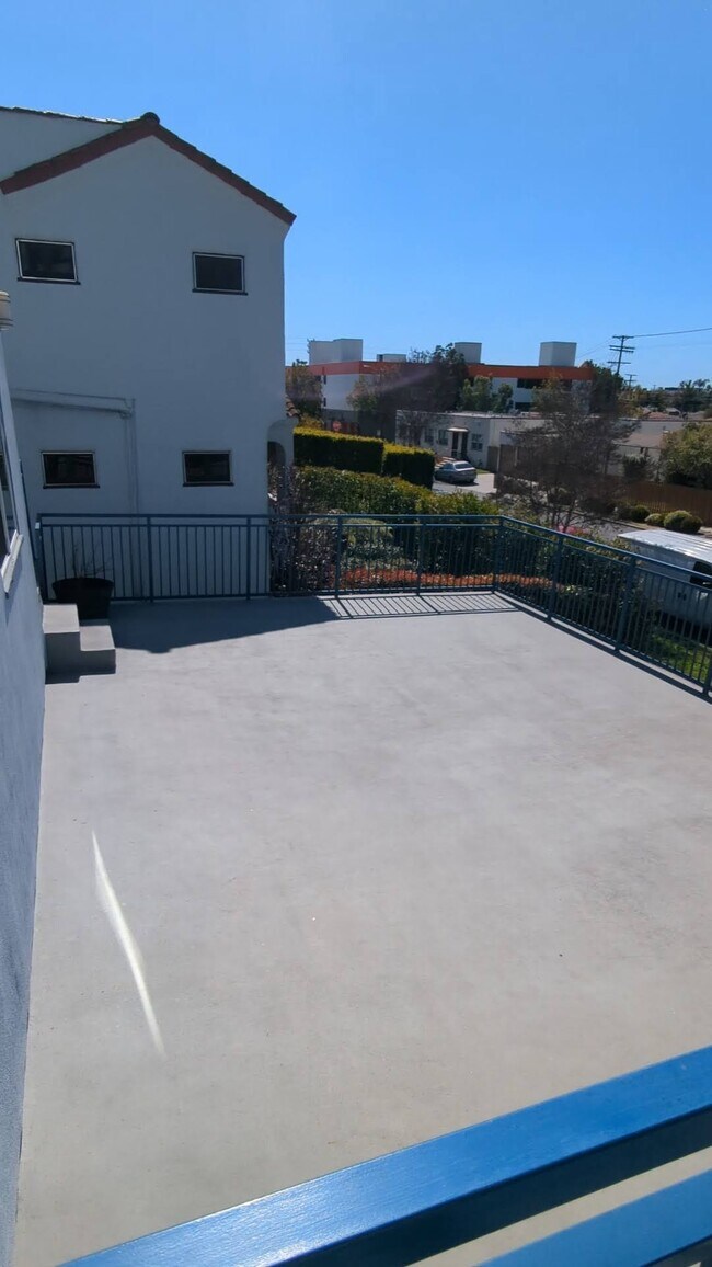 Foto del edificio - 1638 S Curson Ave