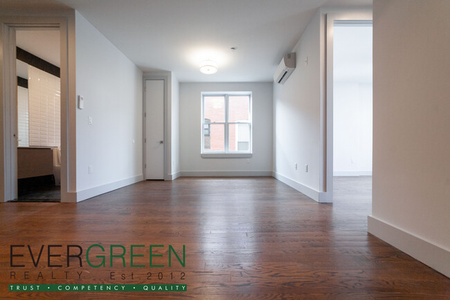 Building Photo - 311 Woodbine St