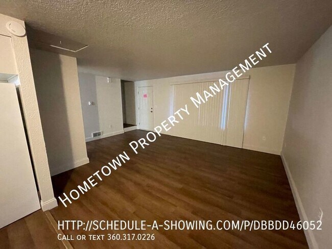 Foto del edificio - Great 2 bed 1.5 bath townhouse with 1 car ...
