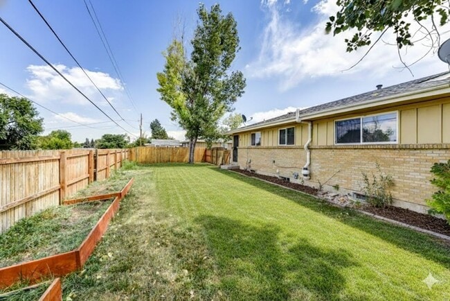 Foto del edificio - 3873-3883 West 89th Way