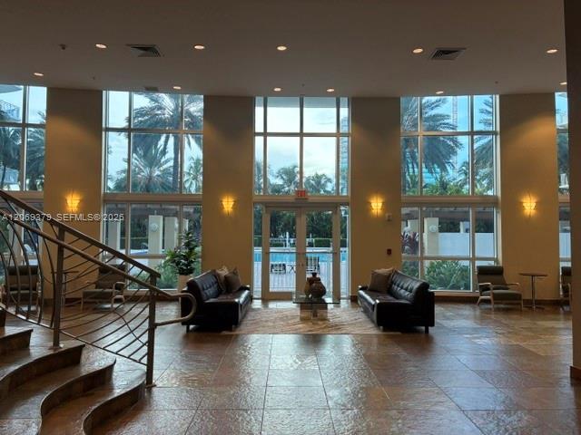 Foto del edificio - 1755 E Hallandale Beach Blvd