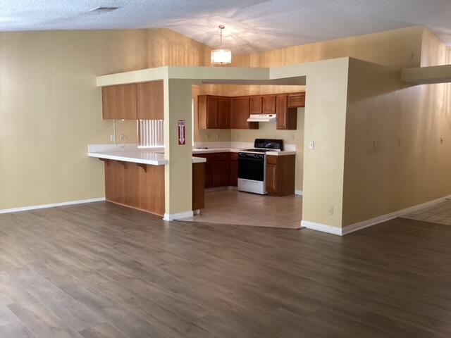 Building Photo - 4660 Grandview Dr