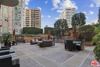 Foto del edificio - 10560 Wilshire Blvd