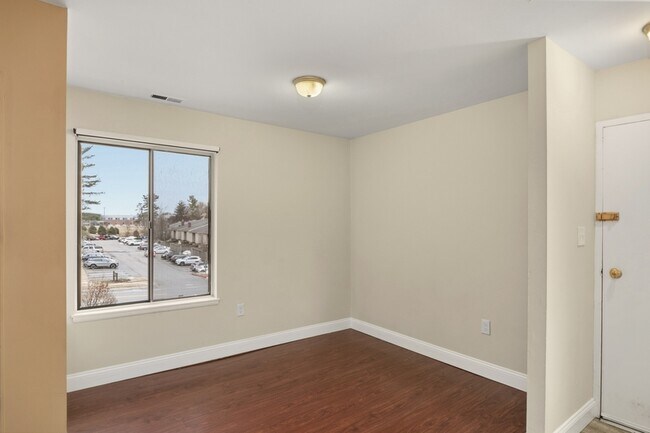 Foto del edificio - 10596 Twin Rivers Rd