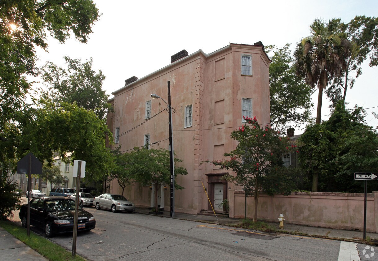 Building Photo - 89 Warren St