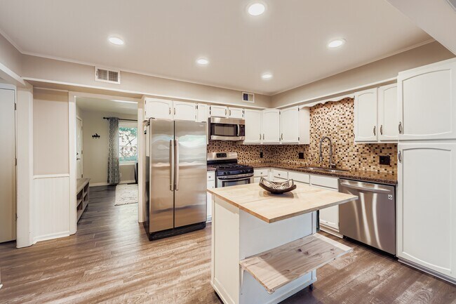Foto del edificio - 7244 Knox Ave S