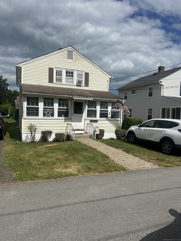 Primary Photo - 16 Springfield Rd