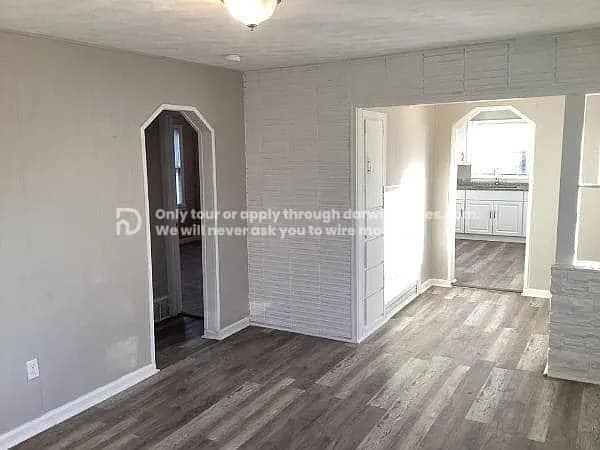 Building Photo - 6833 Walrond Ave