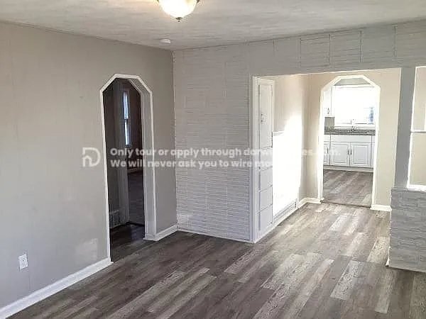 Foto del edificio - 6833 Walrond Ave