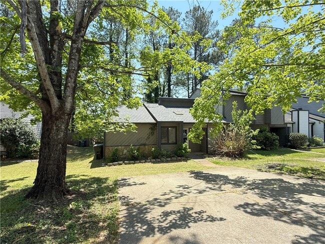 Building Photo - 282 Heathersett Dr