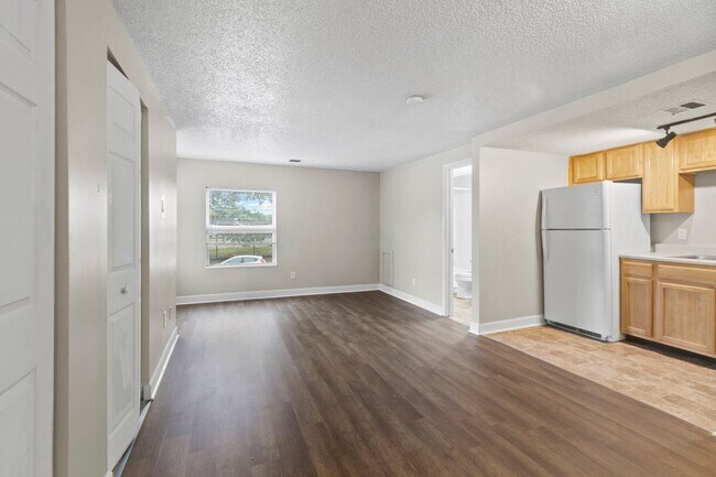 Photo - 3609 Balsam Ave Apartment