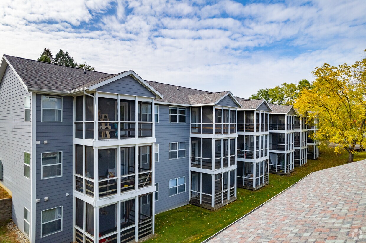 Saddle Creek Apartments Apartments in Kalamazoo, MI