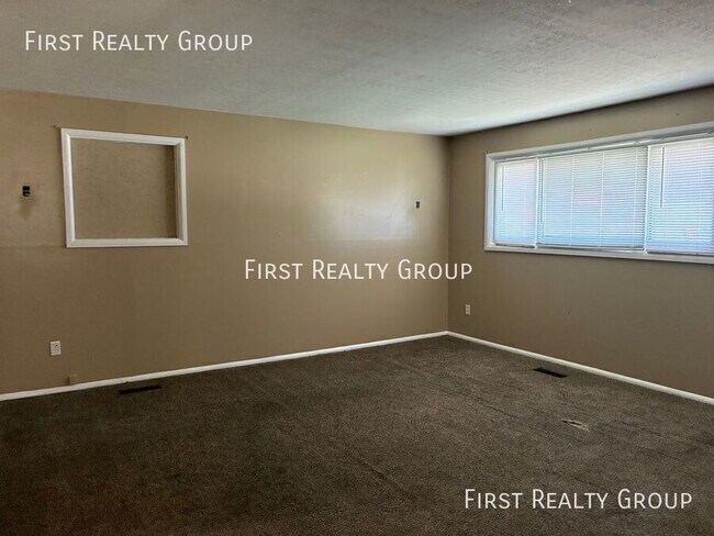 Photo - 27 Stadia Dr House