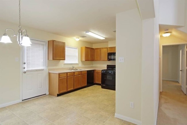 Building Photo - 3343 Fiorella Way