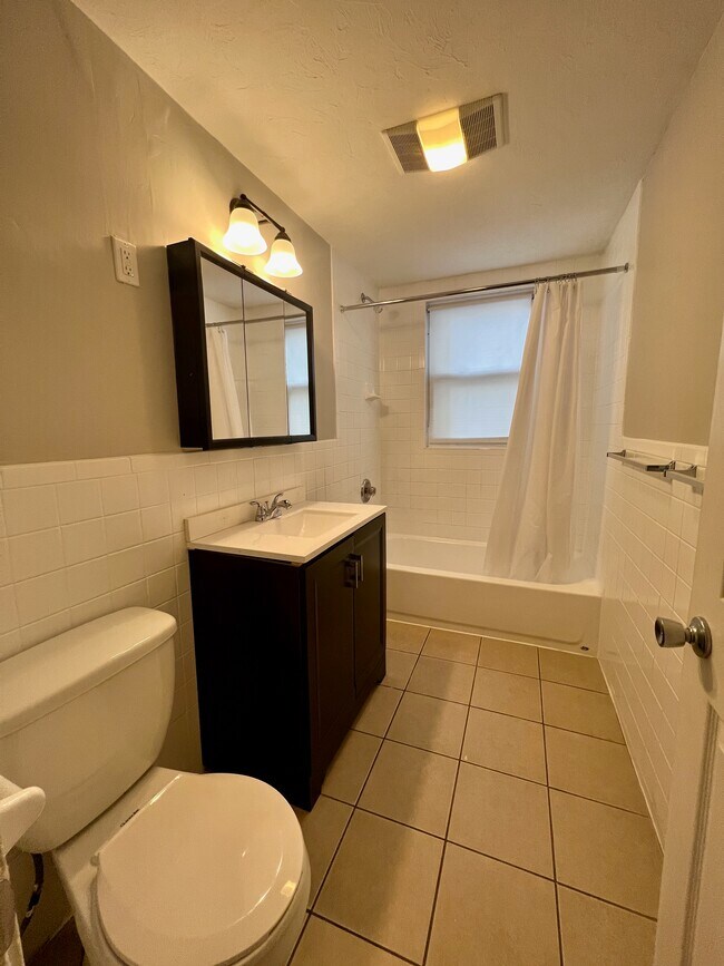 Foto del edificio - 19 Roseclair St