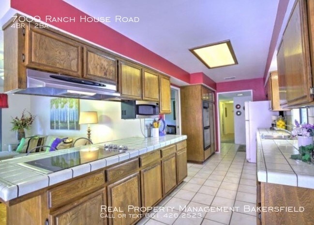 Foto del edificio - 7009 Ranch House Road - SOLAR PANEL HOME