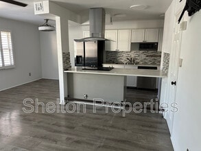 Building Photo - 8029 E Glenrosa Ave