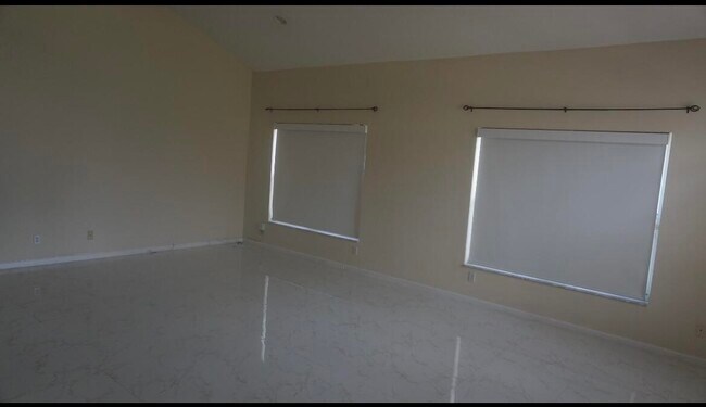 Building Photo - 10787 Fillmore Dr