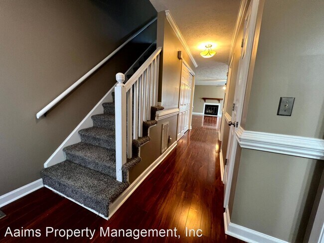Building Photo - 2 br, 2.5 bath House - 1244 N. Forest Dr.