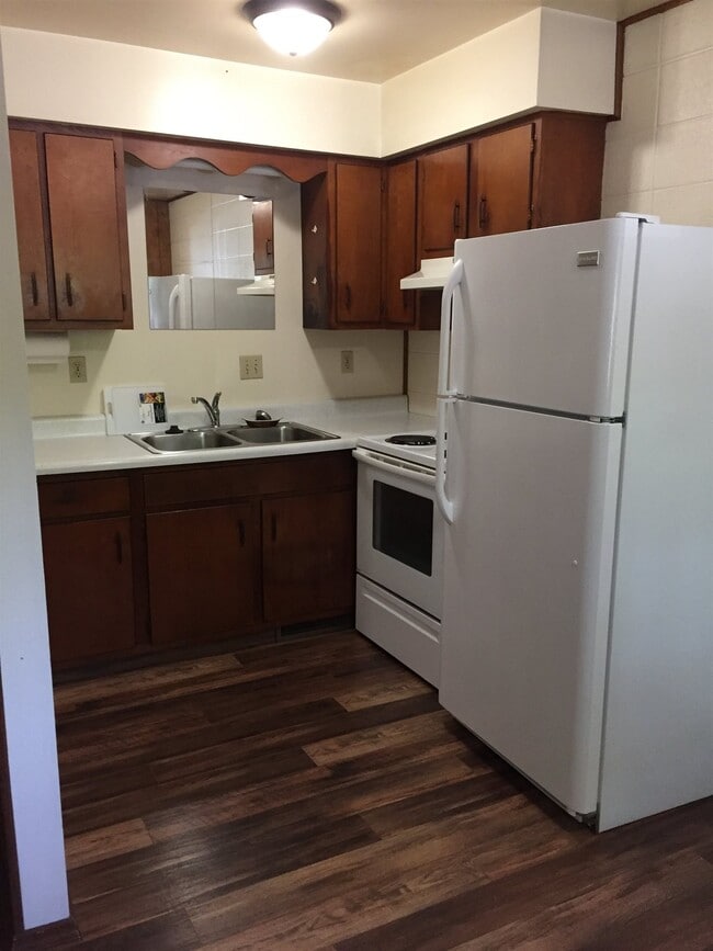 Foto del edificio - 326 W Kenwood Dr