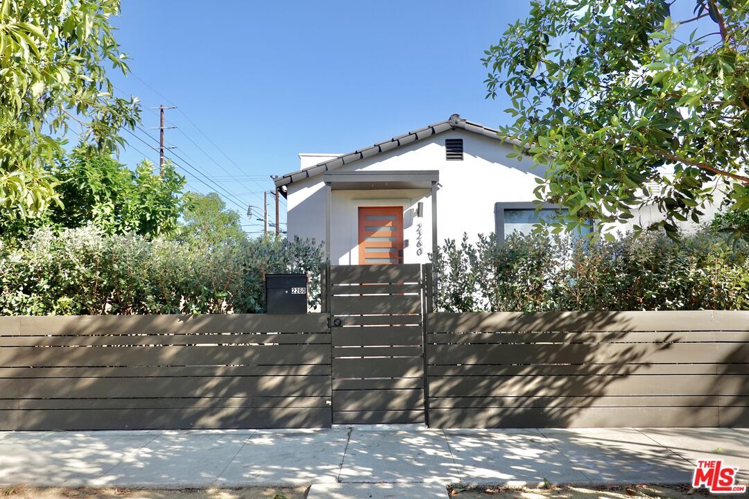 Foto principal - 2260 Elmgrove St