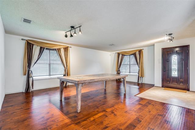 Foto del edificio - 6410 Tara Ln