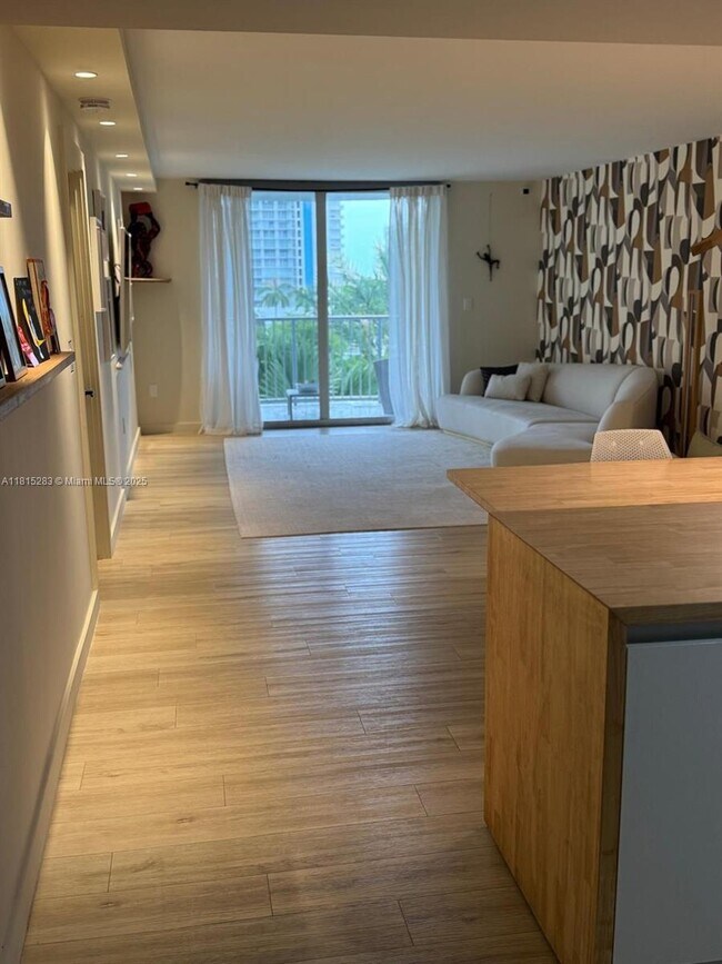 Foto del edificio - 210 Sea View Dr