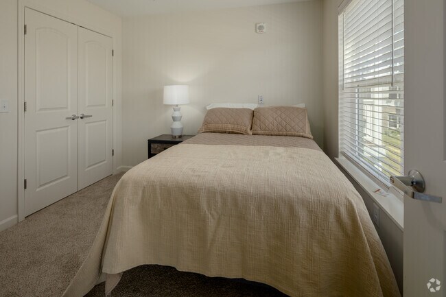 2 habitaciones, 1 baño - 825 pies cuadrados - Habitación principal - Fox Run Senior Apartments