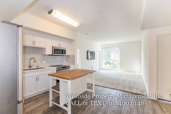Foto del edificio - 12655 Bluff Creek Dr