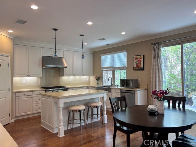 Building Photo - 63 Elmdale