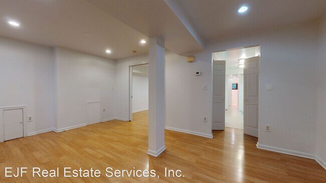 Building Photo - 1 br, 1 bath House - 2641 Woodley Place NW...
