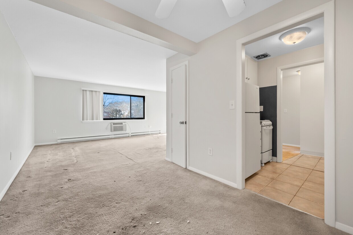 Foto principal - 43 Olcott Dr