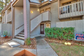 Building Photo - 3900 Aspen Dr