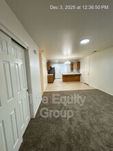 Building Photo - 2132 W Lark Ave